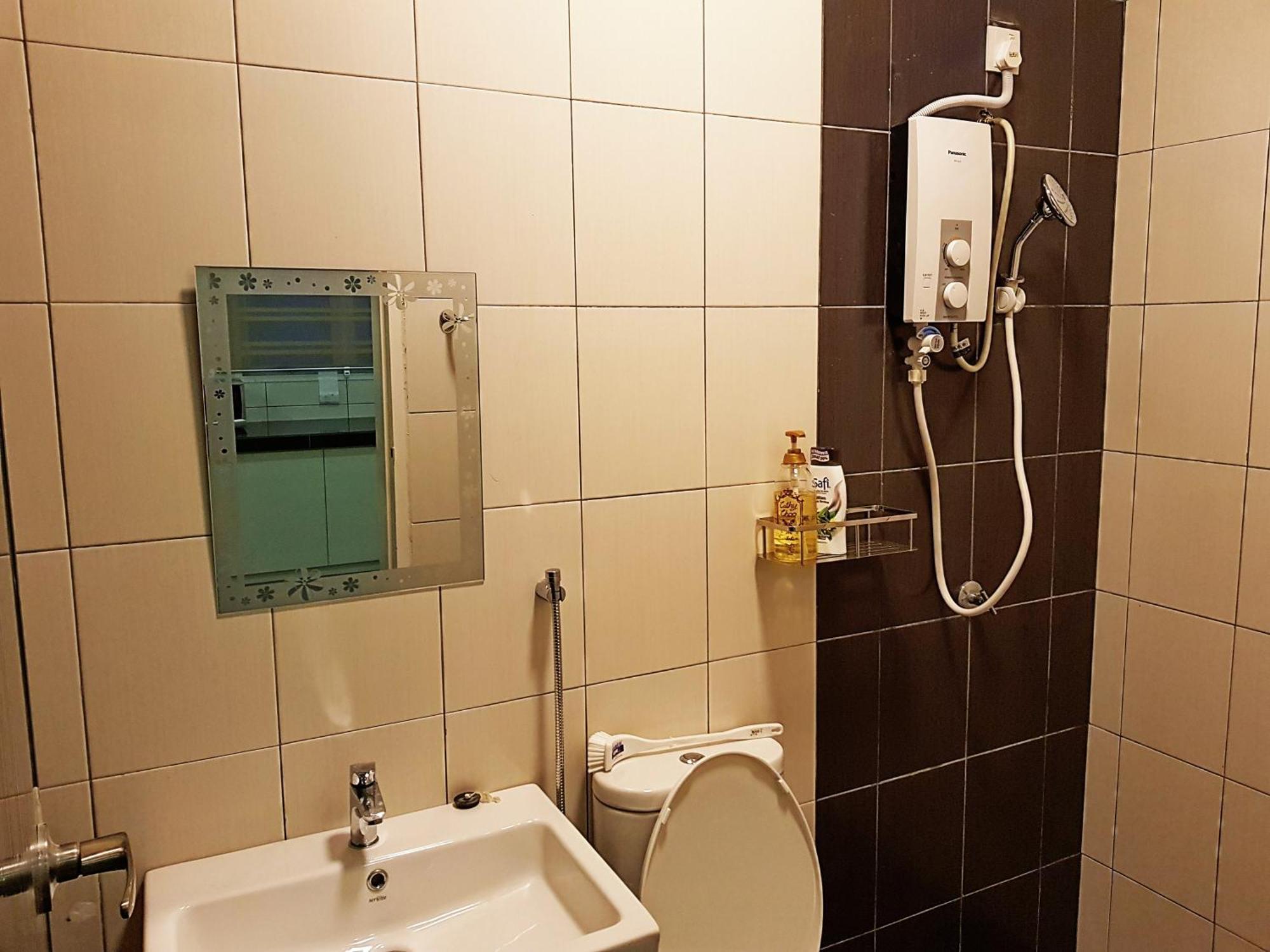 Selendang In Krubong Near Std Hang Jebat, Mitc & Utem Melaka Zewnętrze zdjęcie